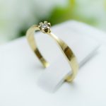 Gyűrű, Arany, Gyémánt kővel, 0,04ct, 47-es